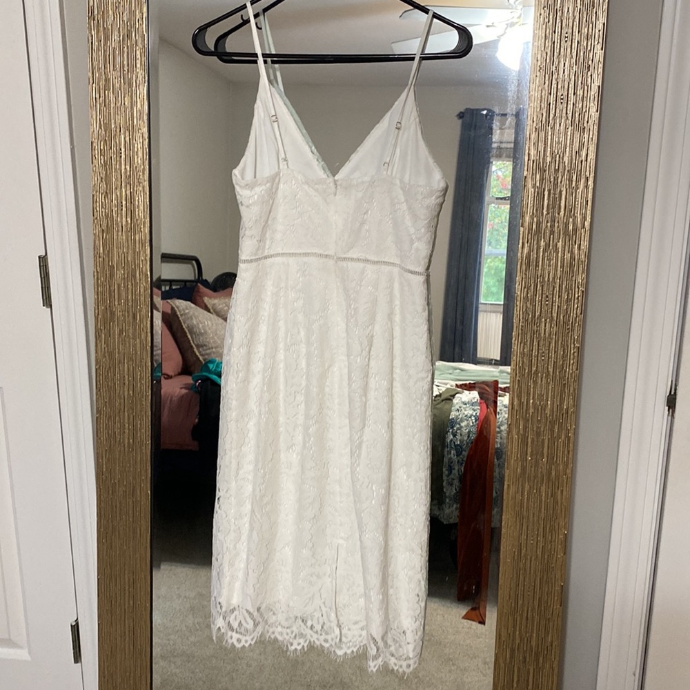 White dress - Picture 3 of 4